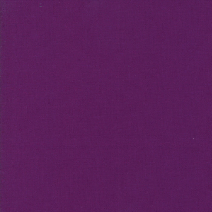 Violetin sävyiset kangaskuosit vaaleanvioletista tummanviolettiin, täydellisiä tilkkutöihin ja ompeluprojekteihin.