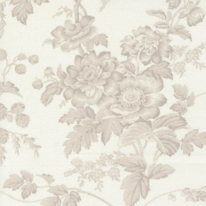 3 Sisters Favorites Vintage Linens - Florals Cream: beige kangas, jossa klassisia kukkakuvioita ja lehtiköynnöksiä, pehmeän vintage-sävyn kera