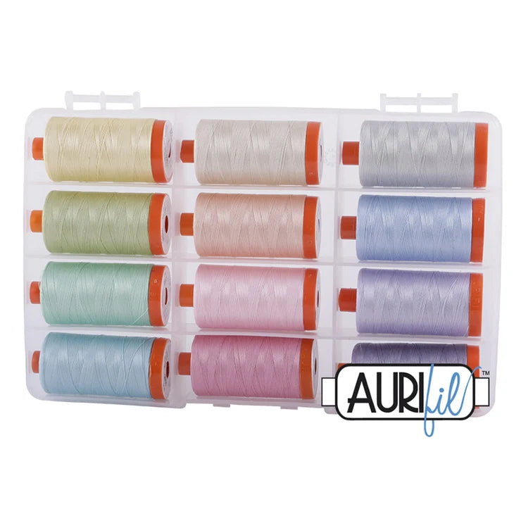 Aurifil Pastel Collection – 12 isoa rullaa pastellisävyistä 50wt puuvillalankaa