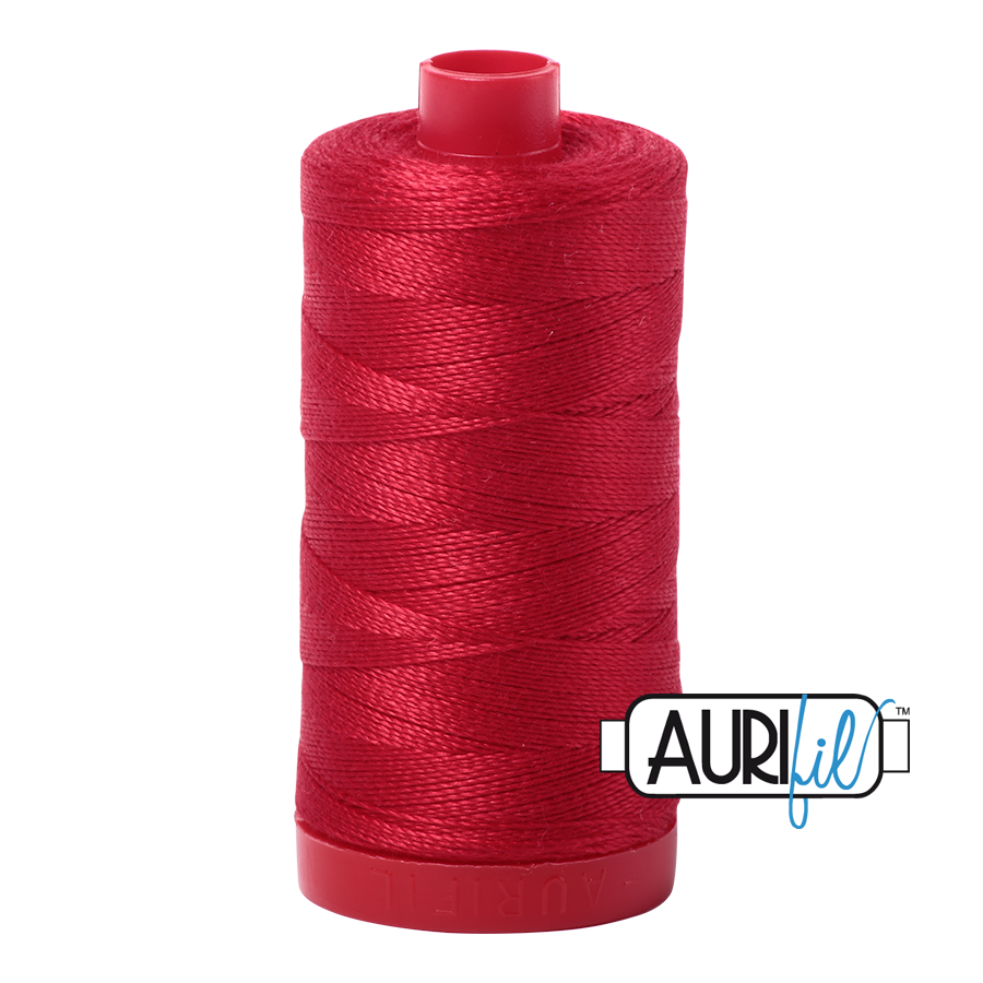 Aurifil 12wt 2250 Red 100% puuvillalanka ompeluun, kirjontaan ja tikkaamiseen.