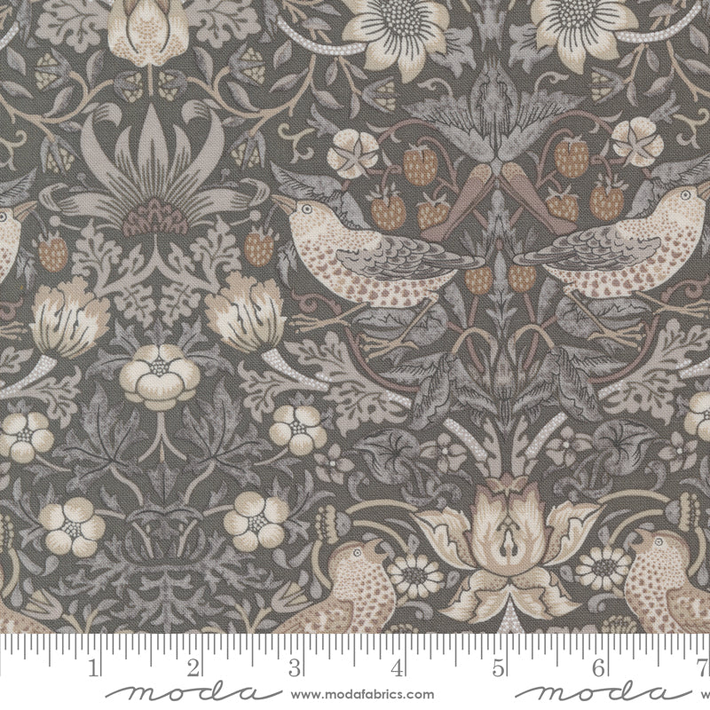 Barbara Brackmanin suunnittelema Ebony Suite -kokoelman 8382-14 Strawberry Thief Charcoal -puuvillakangas, jossa on Morris-tyylinen kuvio.