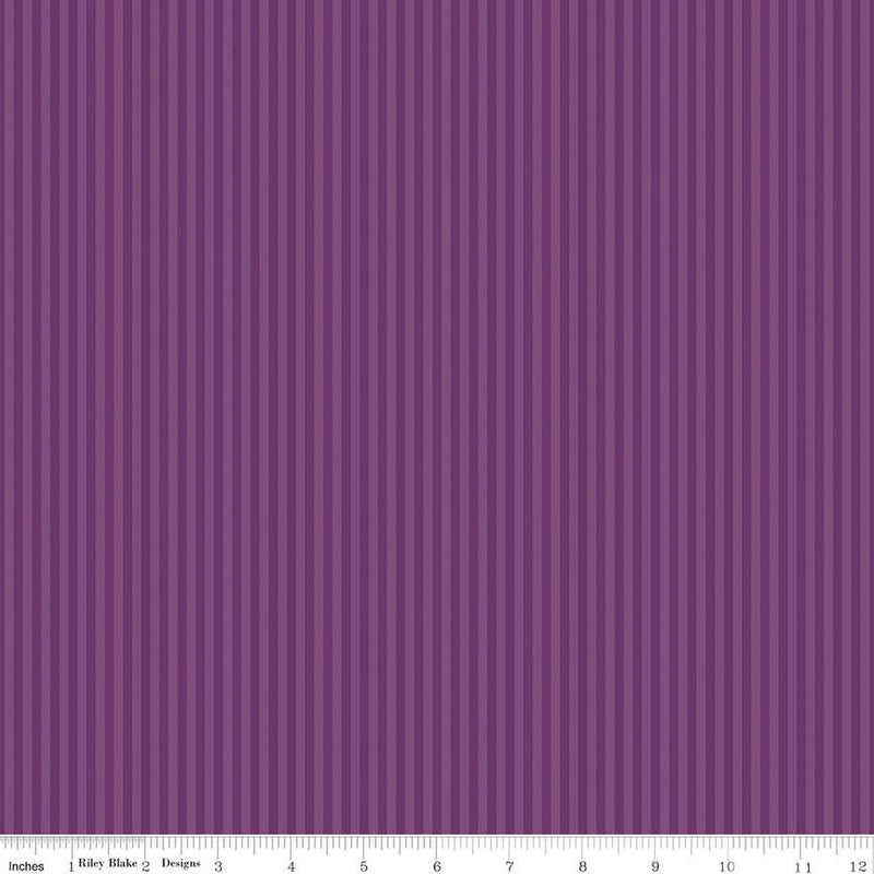 Riley Blake Designs 1/8" Tonal Stripes Eggplant raidallinen puuvillakangas, 3 mm leveä violetti raitakuvio, täydellinen tilkkutöihin ja käsitöihin.