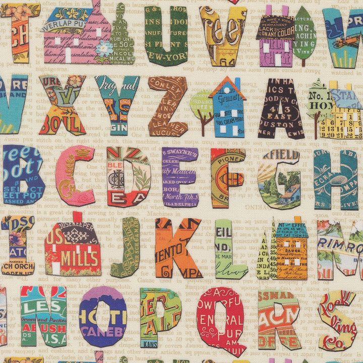 Cathe Holdenin Paper Hamlet kokoelman Alphabet Paper -puuvillakangas, vintage-tyylinen printti, jossa on kirjainkuvioita.