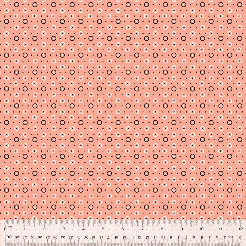 Denyse Schmidt Bonny kokoelman Dot and Circle Coral 53643-8 puuvillakangas – persikansävyinen geometrisilla ja täpläkuvioitu kangas tilkkutöihin.