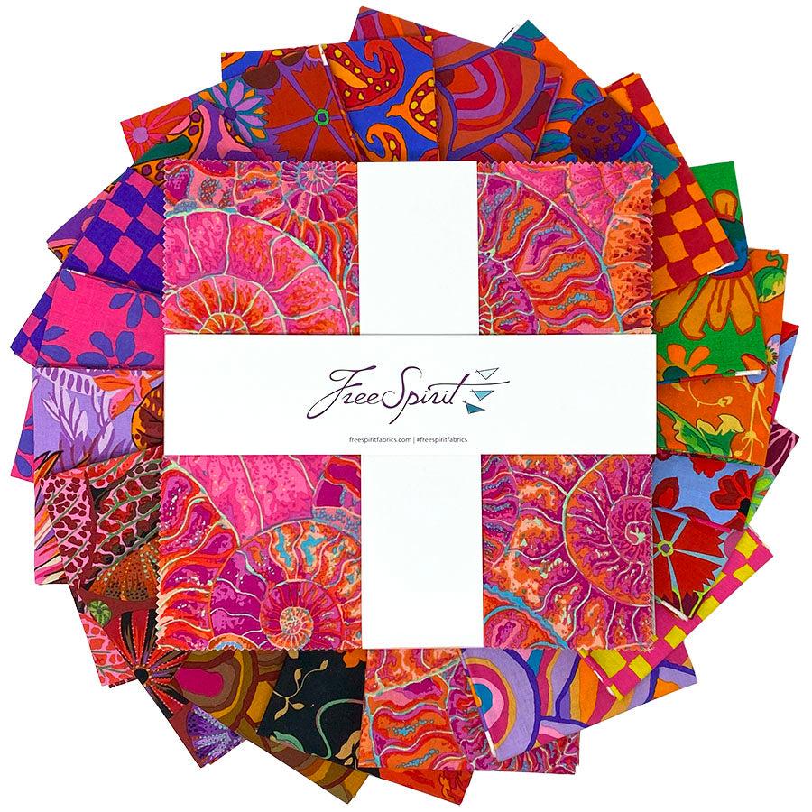 Kaffe Fassett Collective August 2024 Hot Layer Cake puuvillakangas nippu