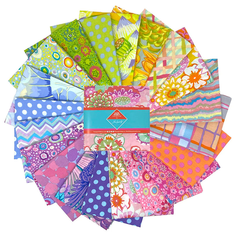 Kaffe Fassett Collectiven Classics Plus Sorbet Charm kangasnippu 42 vaaleansävyisiä kangaspalaa
