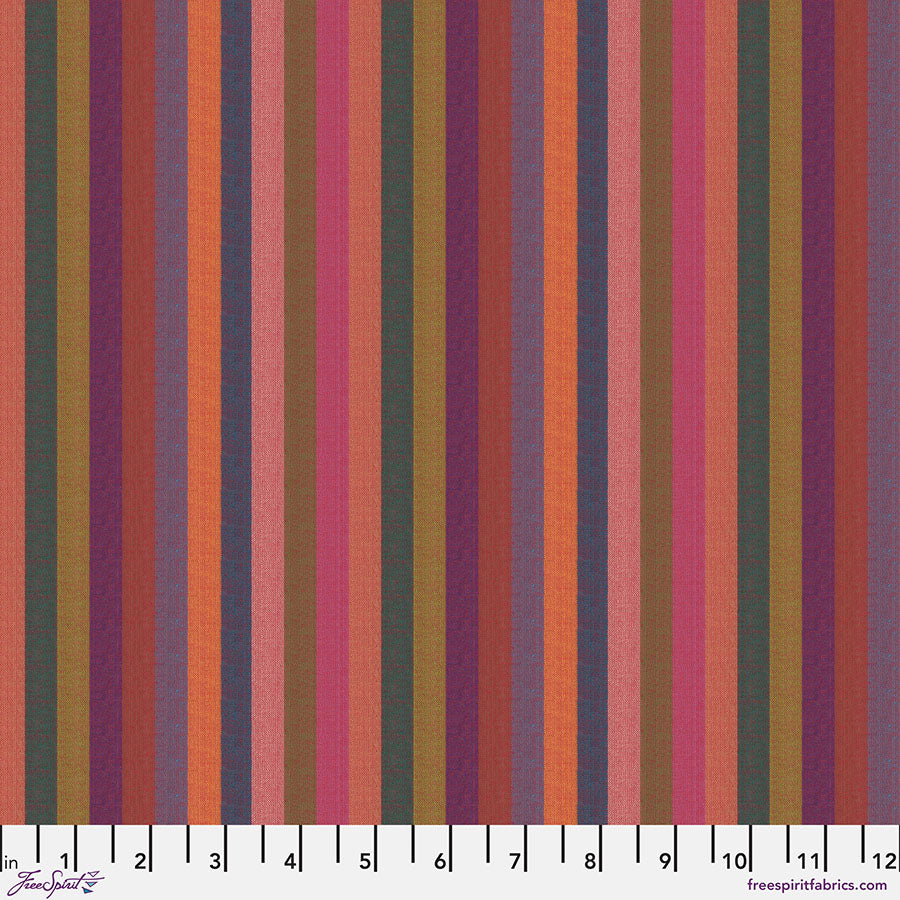 Kaffe Fassett Woven Stripes Narrow Stripe Sunset -kangas punaisen ja burgundin raidoilla, 100% puuvillaa, ihanteellinen tilkkutöihin ja ompeluprojekteihin."