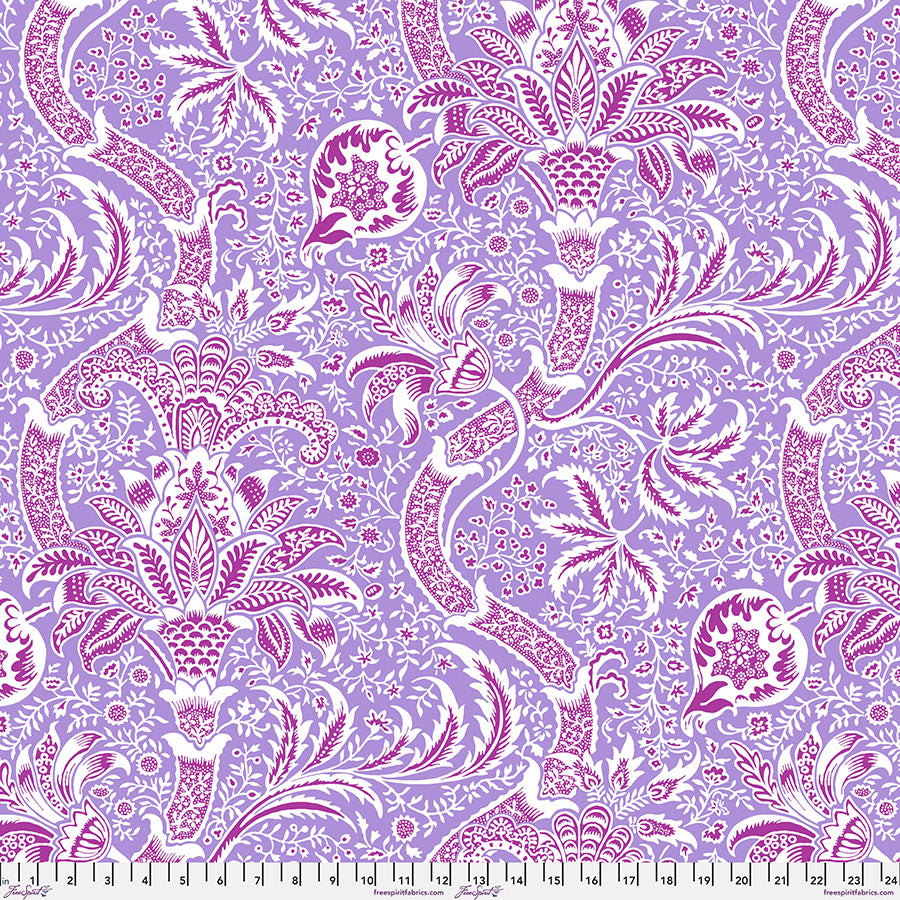 Kaffe X Morris&Co. Indian Lavender PWKW005.LAVENDER puuvillakangas, jossa yhdistyvät William Morrisin ikoniset kuviot ja Kaffe Fassettin rohkeat värit.