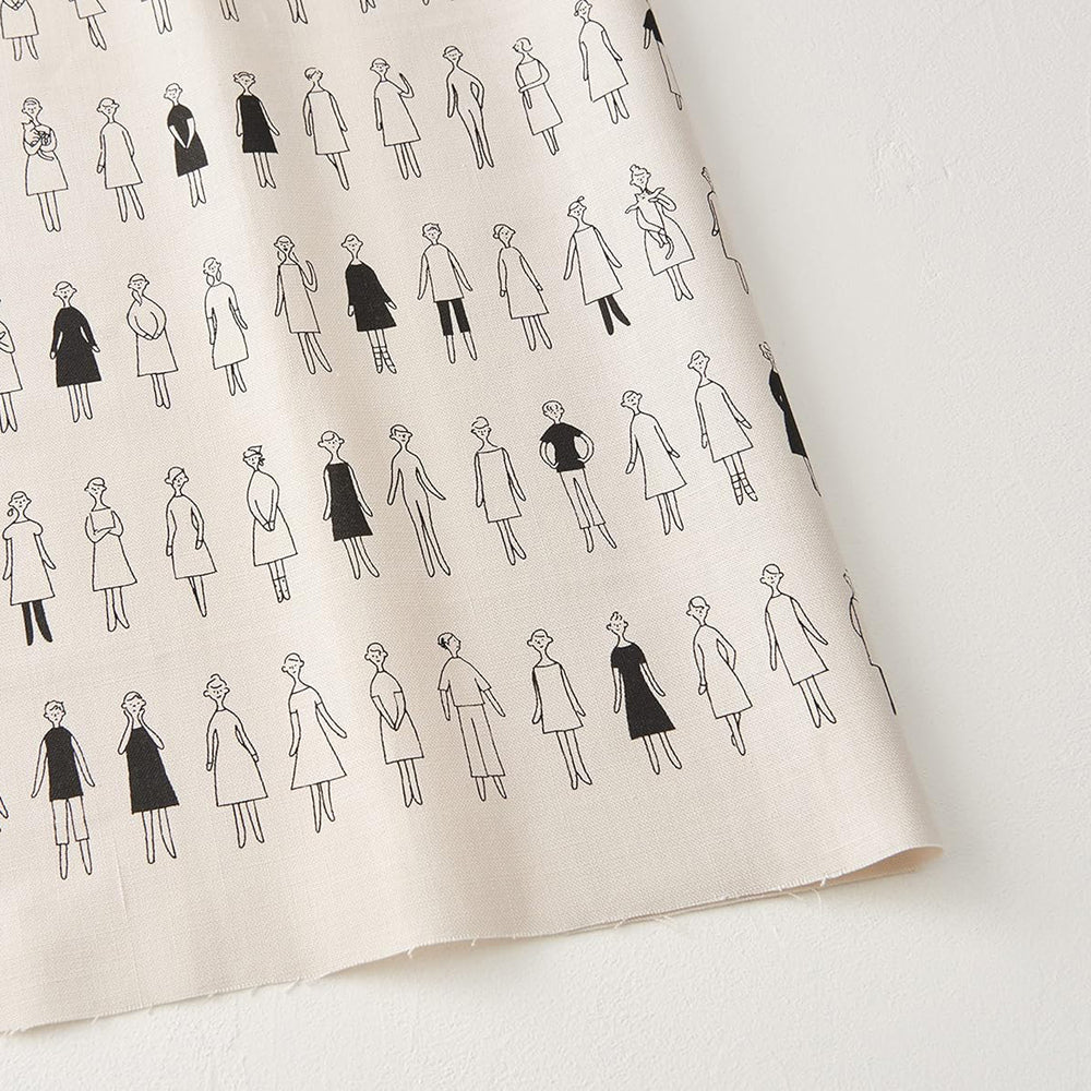 Lecien Cosmo 100 Ne-San -kirjontapaneeli, vaaleanharmaa kangas. Kazue Nakajiman 100 viivapiirrosta naisista koristeltavaksi. Inspiraatio: Quilts1989. Musta-valkoiset vaatteet