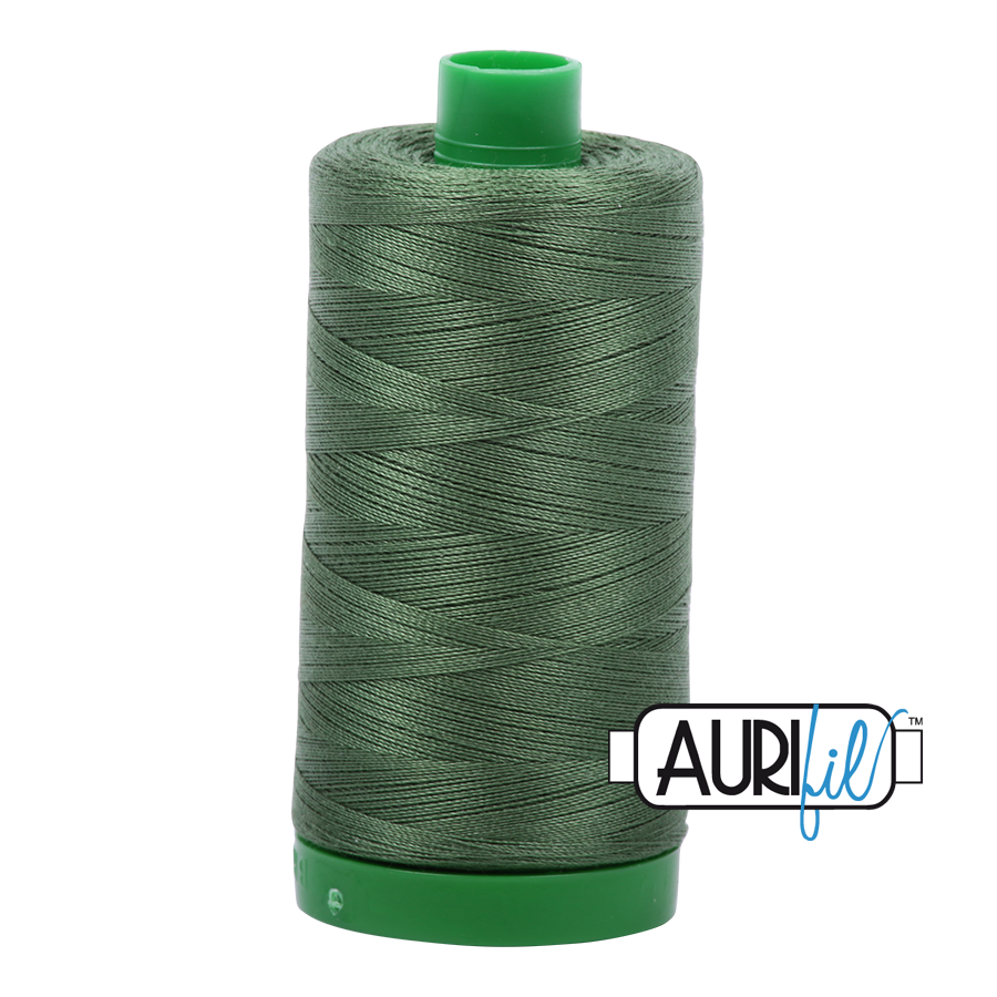 Aurifil 40wt 2890 Very Dark Grass Green 100% puuvilla -ompelulanka