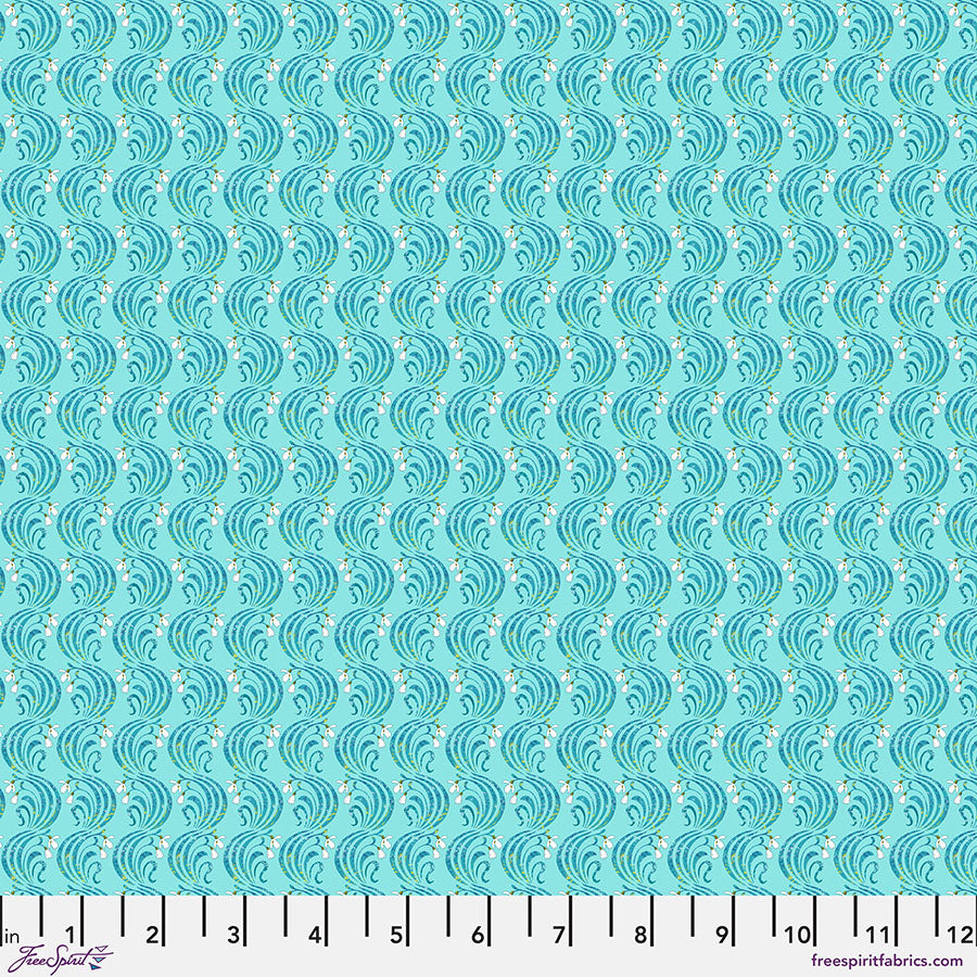 January Turquoise -puuvillakangas, Language of Flowers -kokoelmasta, suunnittelija Odile Bailloeul, Free Spirit Fabrics, romanttinen kukkakuvio sinisellä pohjalla.