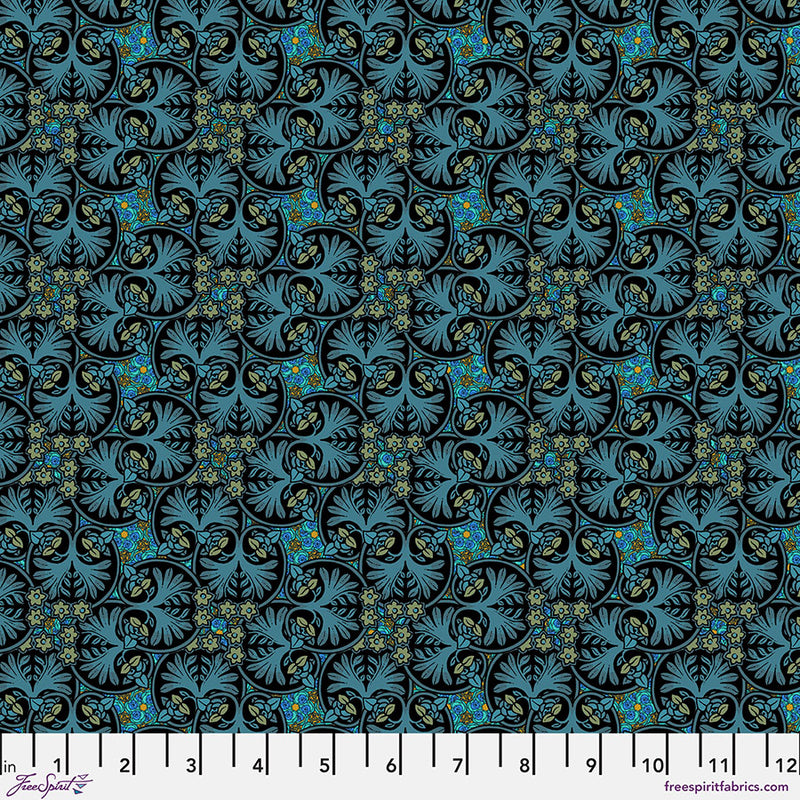 William Noir -puuvillakangas, Language of Flowers -kokoelmasta, suunnittelija Odile Bailloeul, Free Spirit Fabrics, romanttinen kukkakuvio mustalla pohjalla.