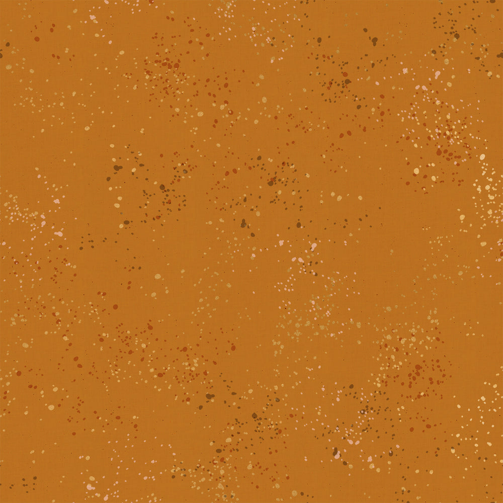 Ruby Star Society - Speckled RS5027-26M Earth metallinen puuvillakangas  maaliroiske-tekstuurilla, suunniteltu Rashida Coleman-Halen toimesta.