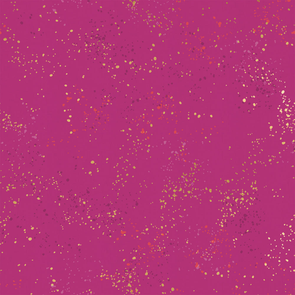 Ruby Star Societyn Speckled kokoelmasta RS5027-62M Berry metallinen puuvillakangas aaliroiske-tekstuurilla, suunniteltu Rashida Coleman-Halen toimesta.