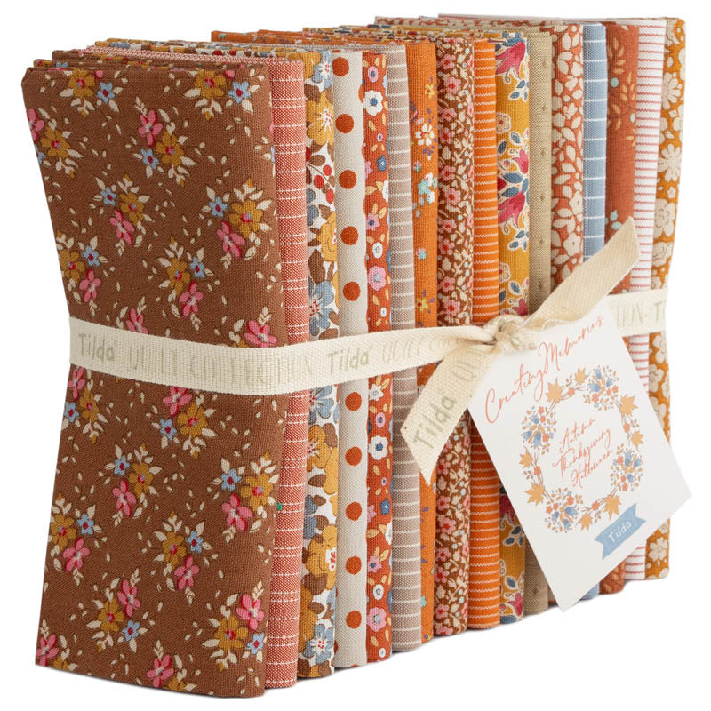 Tilda Creating Memories - Syksy 16 kpl Fat Quarter -kangaspaketti oransseja ja ruskeita kukkakankaita.
