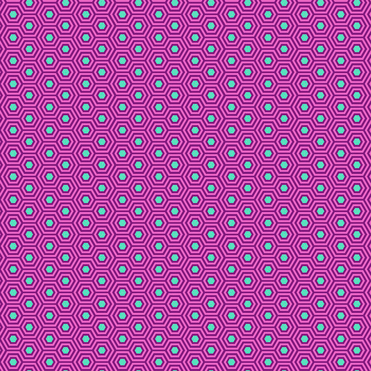 Tula Pink True Colors Hexy Thistle -kangas, violetin pohja pastellisilla hexagon-kuvioilla.