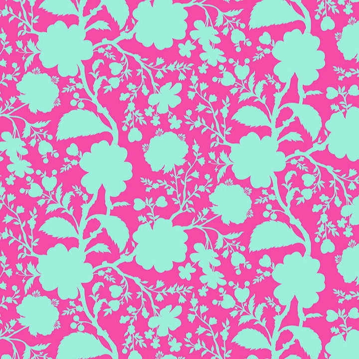 Tula Pink True Colors Wildflower Azalea -kangas, vaaleanpunainen tausta ja turkoosit kukkakuviot. Täydellinen tilkkutöihin ja käsitöihin.