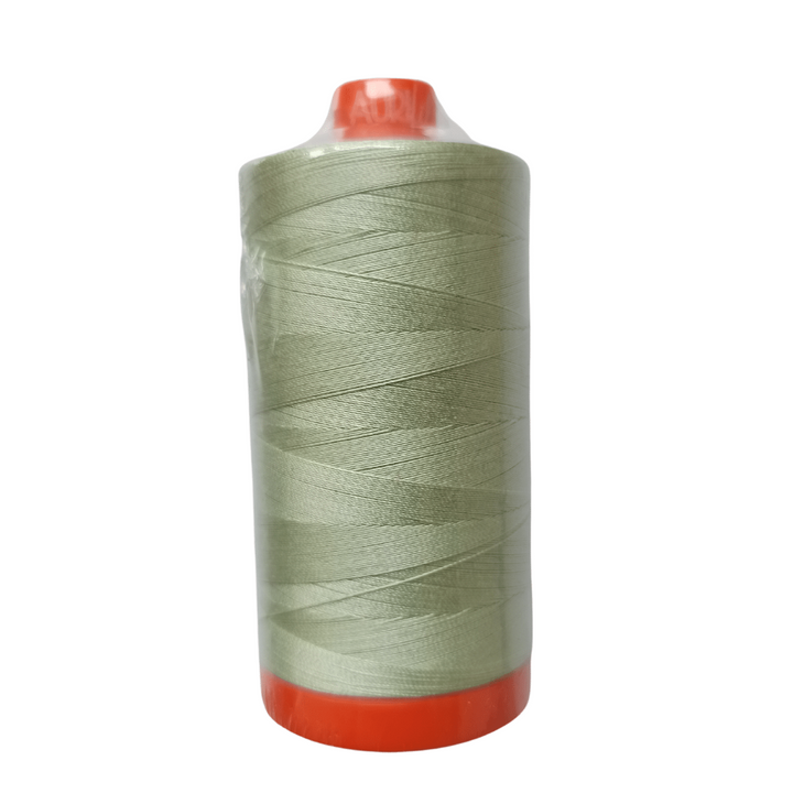 Aurifil 50wt 2843 Light Grey Green 100% puuvilla -ompelulanka