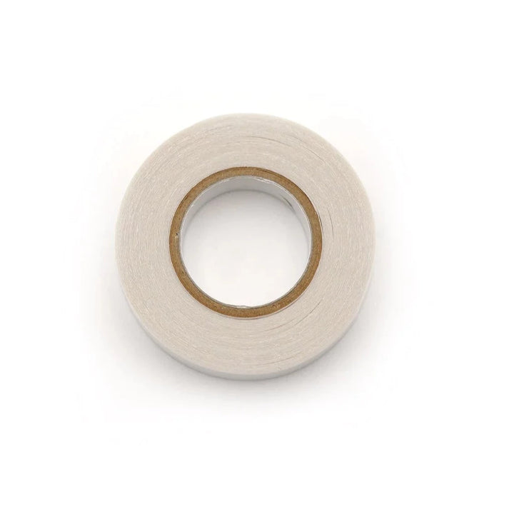 Clover 9505 kaksipuolinen harsintateippi – 12 mm leveä ja 7 m pitkä, sopii kankaalle, paperille ja muoville, ompeluun ilman neuloja.