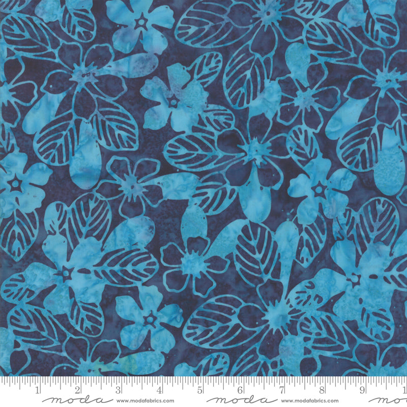 Aloha Batiks -kokoelman 4356-33 Tidepool batiikkipuuvillakangas, sinivihreä kangas ainutlaatuisilla batiikkikuvioilla.