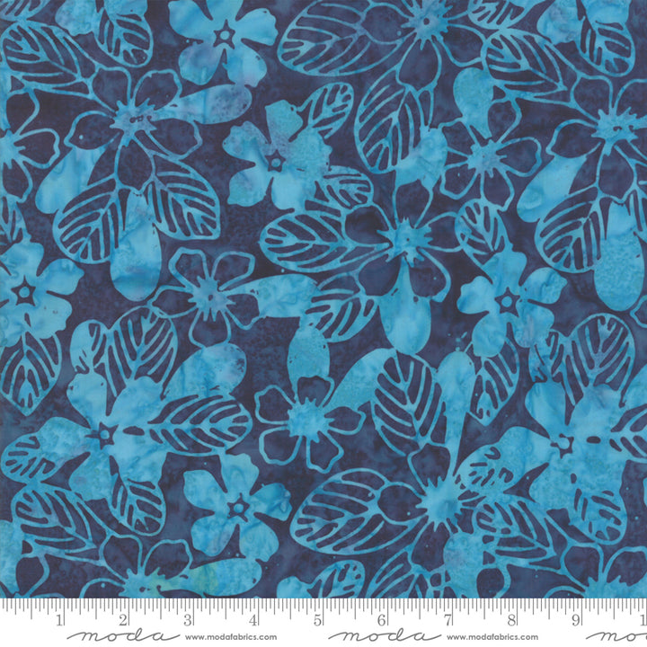 Aloha Batiks -kokoelman 4356-33 Tidepool batiikkipuuvillakangas, sinivihreä kangas ainutlaatuisilla batiikkikuvioilla.