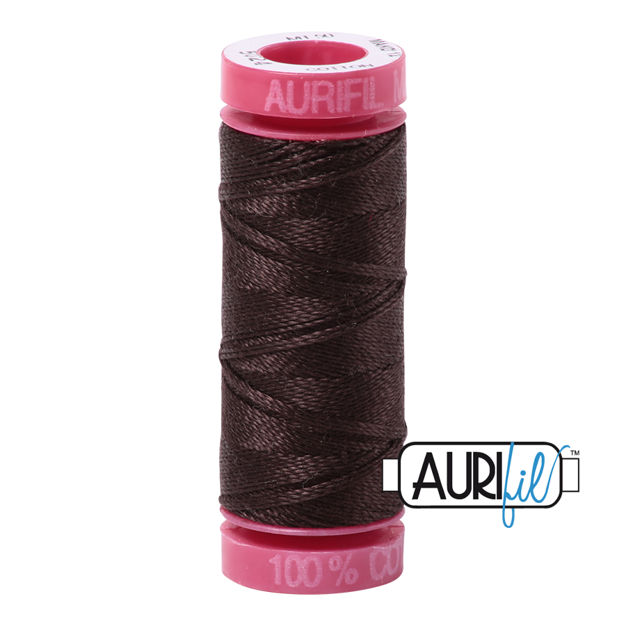 Aurifil 12wt 5024 Dark Brown 100% puuvillalanka pieni, ompeluun, kirjontaan ja tikkaamiseen