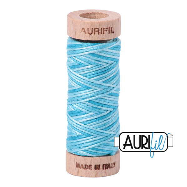 Aurifil Floss 10wt 4663 Baby Blue Eyes - kirjava 100% puuvilla -ompelulanka pieni