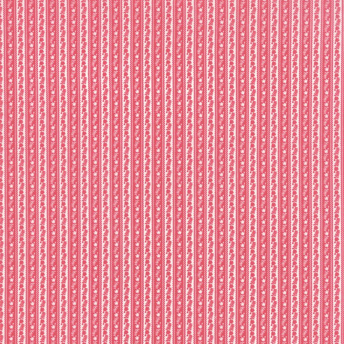 Vaaleanpunainen ja punainen raidallinen puuvillakangas kukkakuviolla – Brenda Riddle Ambleside Rosy Red.