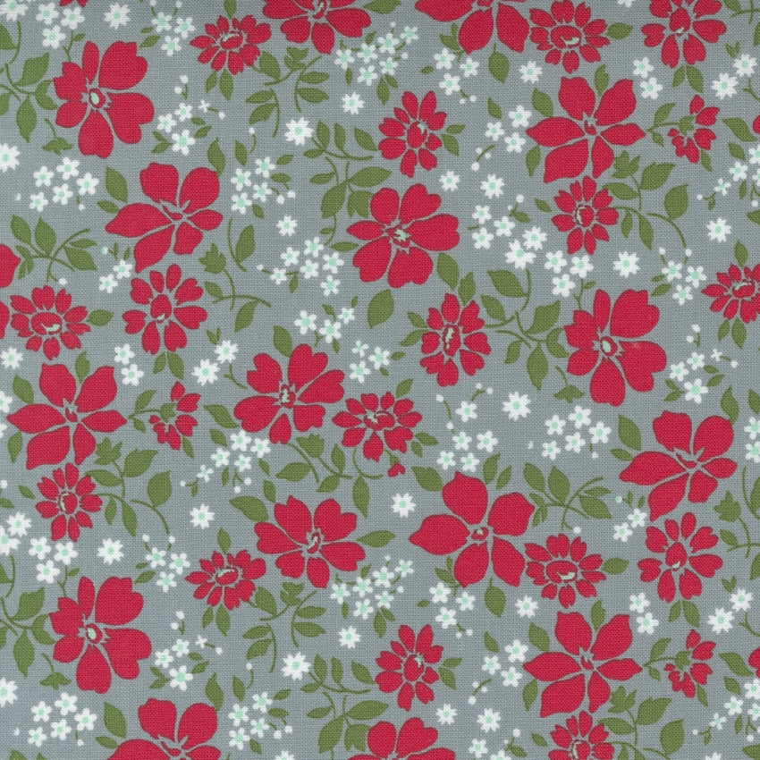 Merry Little Christmas 55243-17 Winterberry Silver puuvillakangas – joulukukkia harmaalla taustalla