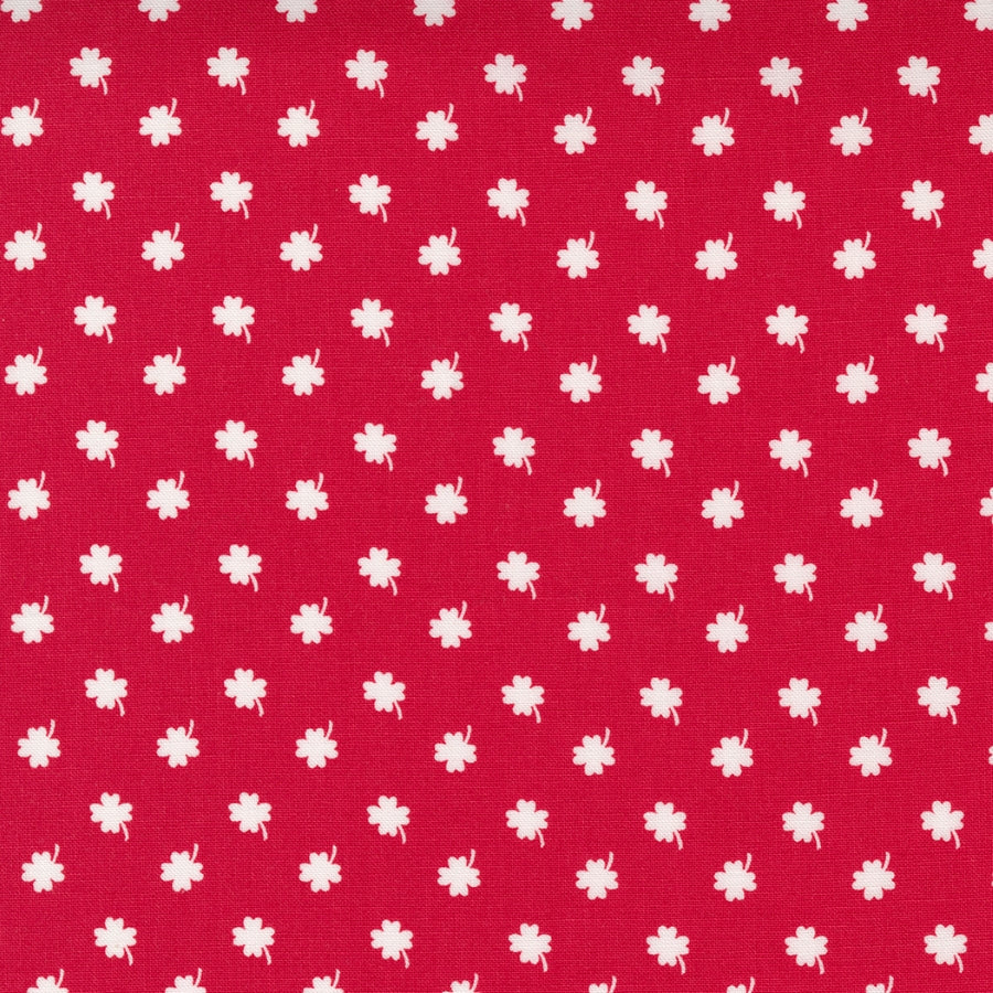 One Fine Day 55233-11 Lucky Day Red -puuvillakangas, punainen pohja ja valkoiset neliapilakuviot.