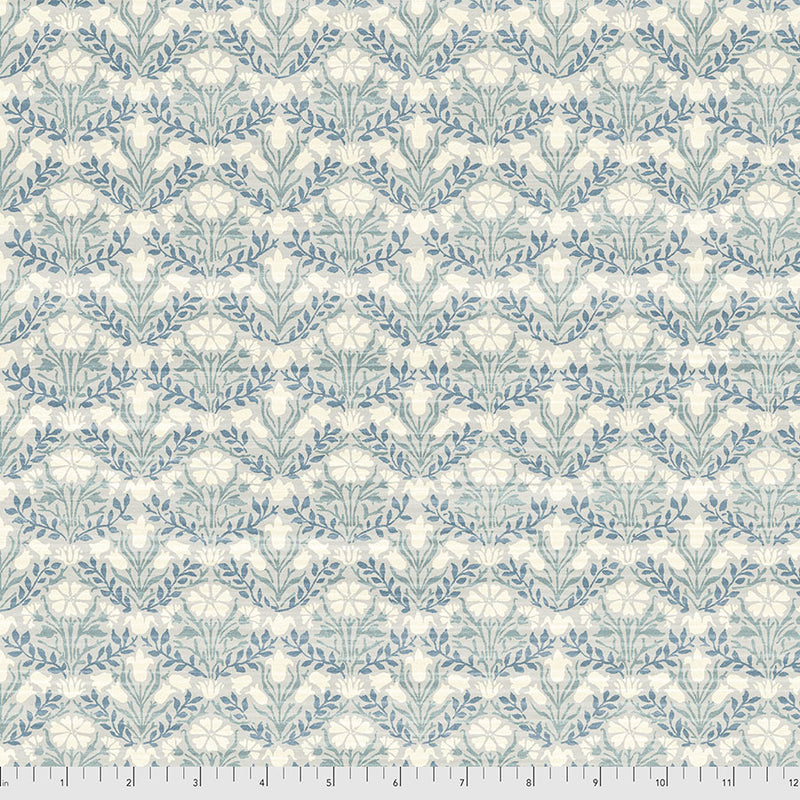 Hawkdale, Pure Bellflowers Mint PWWM065.MINT puuvillakangas, William Morrisin ikoninen luontoaiheinen design rauhallisessa harmaan ja vaalean sävyssä.