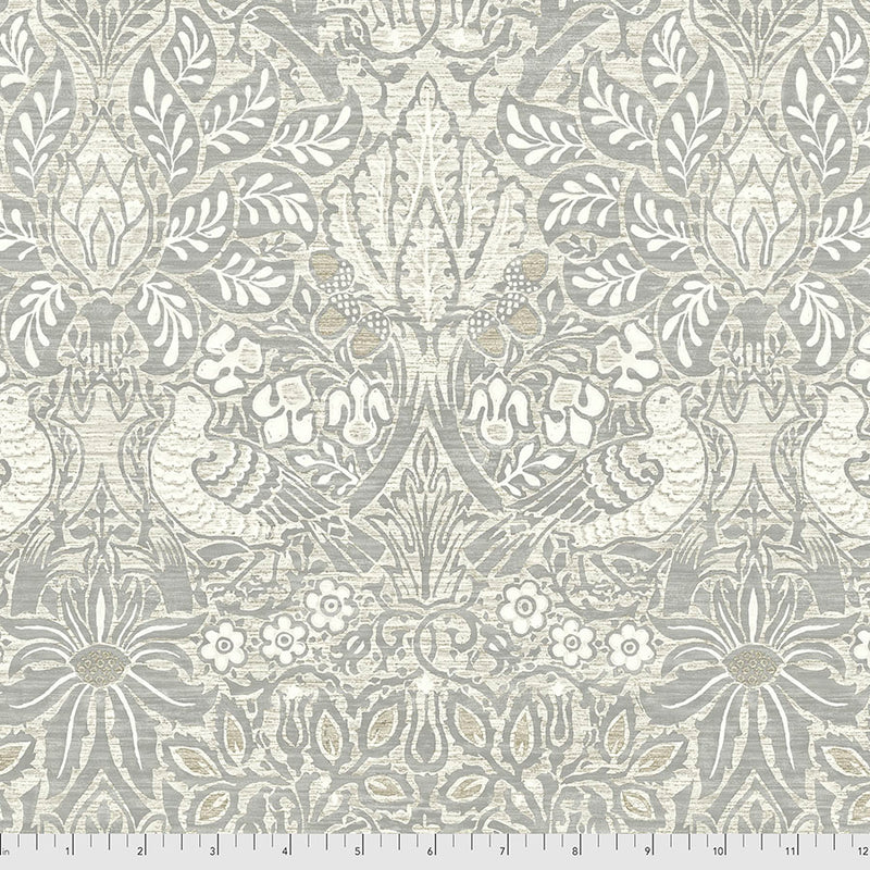 Hawkdale, Pure Dove and Rose - Taupe PWWM068.TAUPE puuvillakangas, William Morrisin ikoninen luontoaiheinen design rauhallisessa harmaan ja vaalean sävyssä.