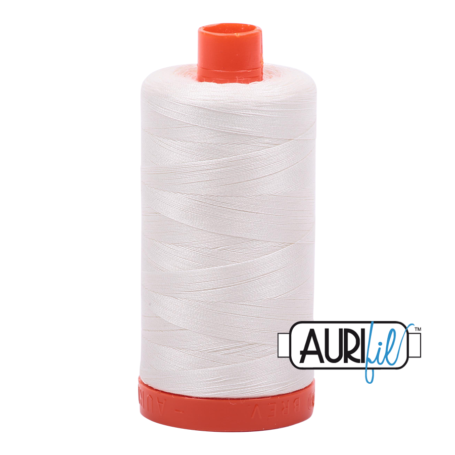 Aurifil 50wt 2026 Chalk White 100% puuvilla -ompelulanka
