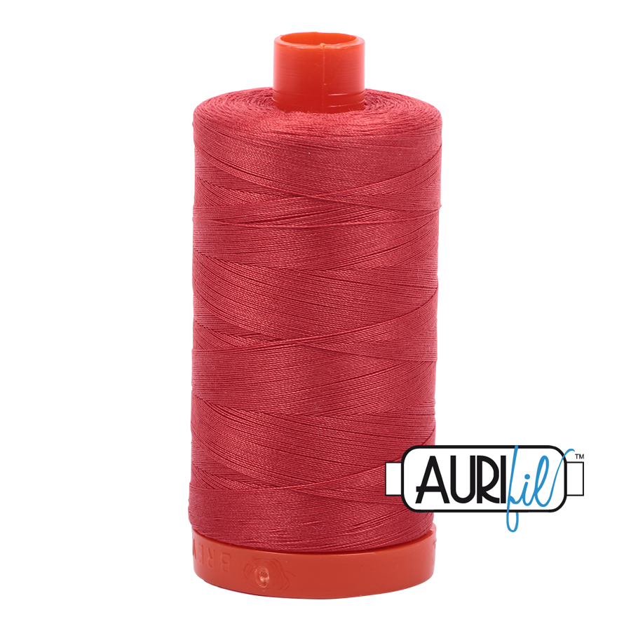 Aurifil 50wt 2255 Dark Red Orange 100% puuvilla -ompelulanka