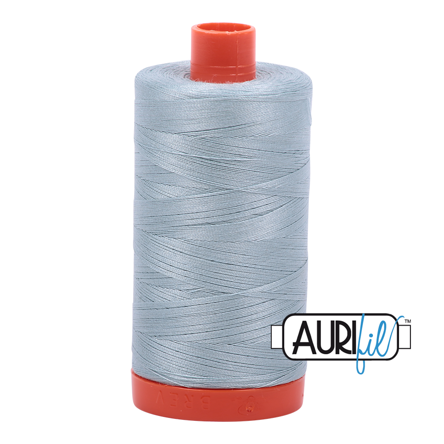 Aurifil 50wt 2847 Bright Grey Blue 100% puuvilla -ompelulanka