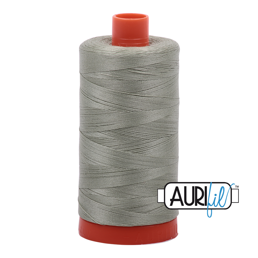 Aurifil 50wt 2902 Light Laurel Green 100% puuvilla -ompelulanka
