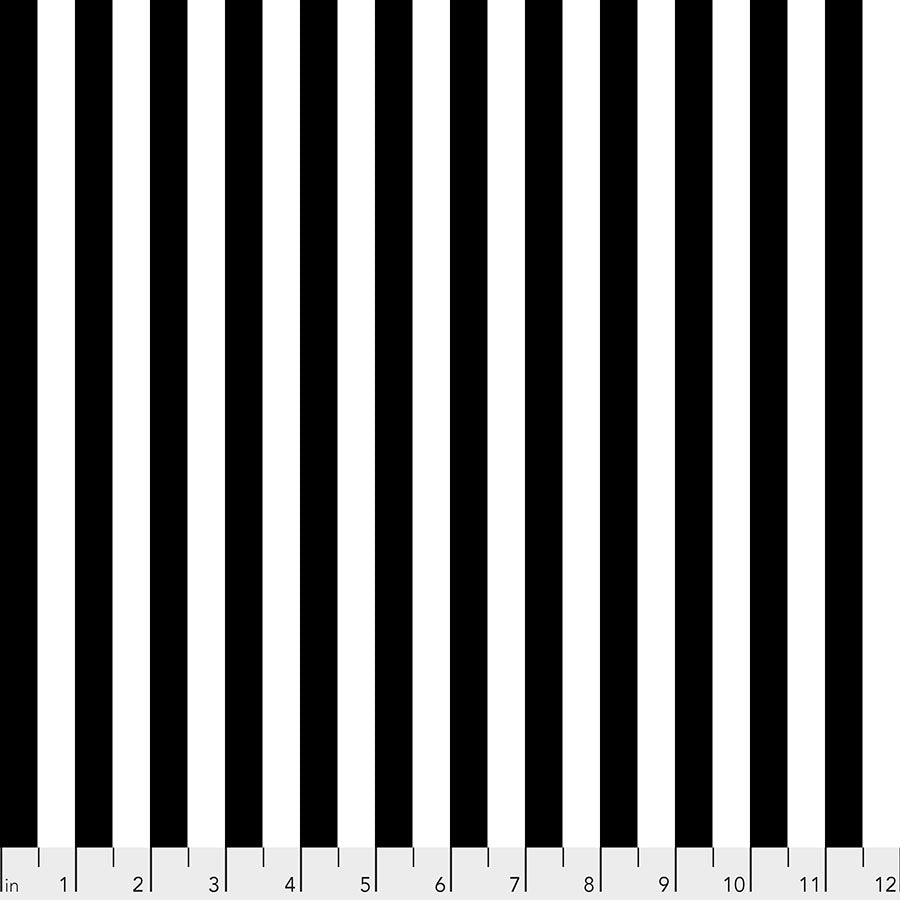 Tula Pink Linework Tent Stripe Paper - mustavalkoraidallinen 100% puuvillakangas, jossa ½ tuuman raidat. Täydellinen kanttaukseen ja moderniin tilkkutöihin.