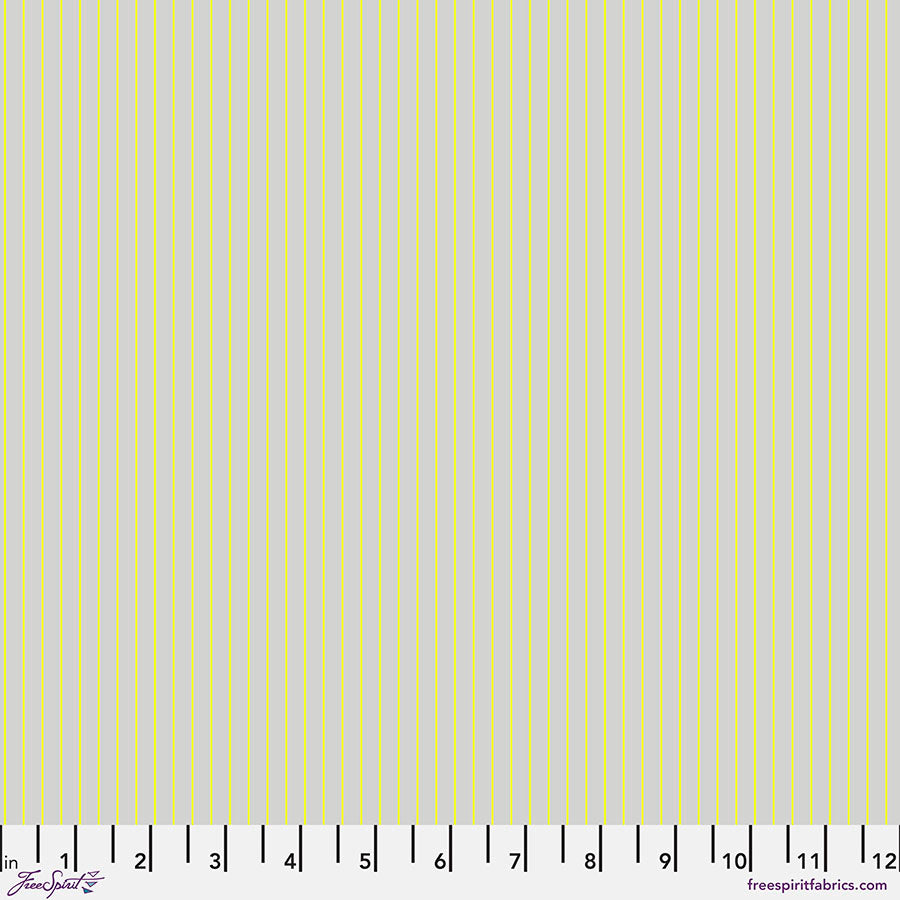 FreeSpirit Fabrics Tula Pink True Colors Tiny Stripes Spark - 100% puuvillakangas tilkkutöihin, askarteluun ja ompeluprojekteihin.