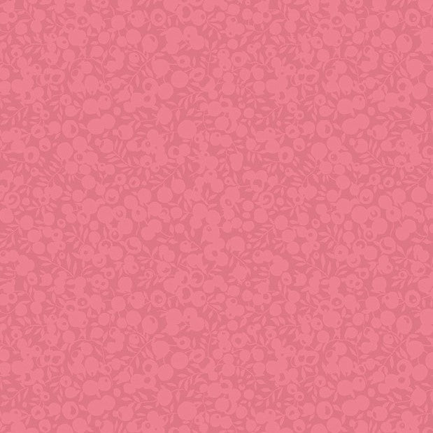 Wiltshire Shadow - Rhubarb puuvillakangas, vaaleanpunainen marja- ja lehtikuosi.