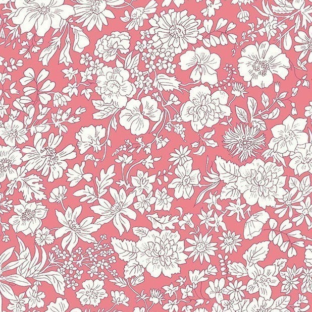 Persikanvärinen Liberty Emily Belle Watermelon -puuvillakangas, jossa valkoisia kukka-aiheisia ääriviivapiirroksia.