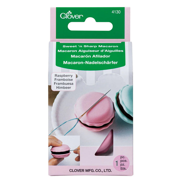 Clover Sweet ’n Sharp Macaron Raspberry – vaaleanpunainen macaronin muotoinen neulanteroitin käsinompeluun #4130.