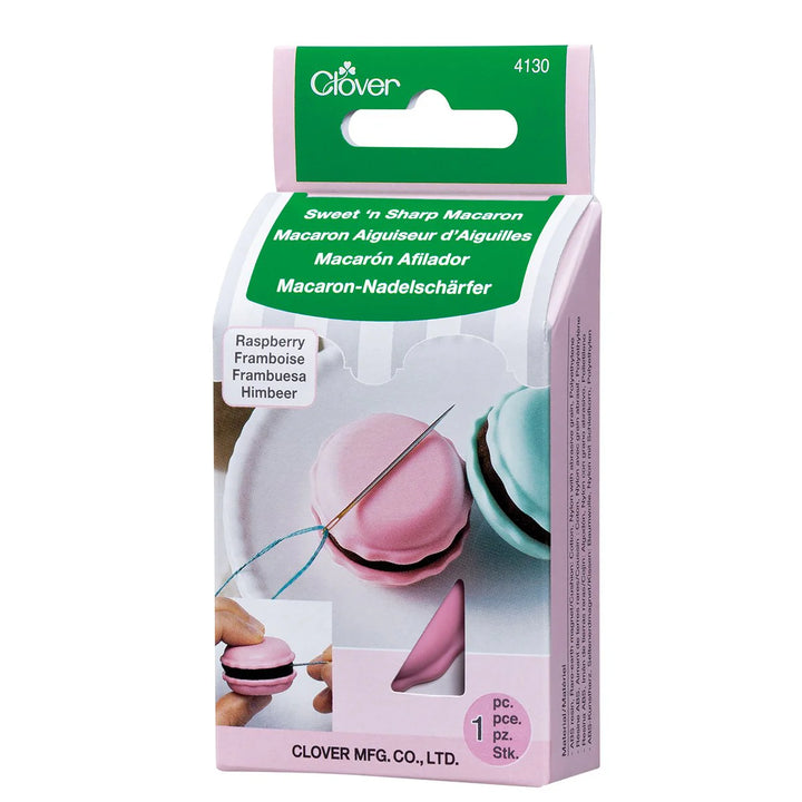 Clover Sweet ’n Sharp Macaron Raspberry – vaaleanpunainen macaronin muotoinen neulanteroitin käsinompeluun #4130.