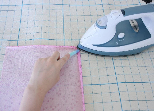 Clover Hold It Precision Stiletto #7807 – ompelutyökalu kuumuutta kestävällä silikonikärjellä