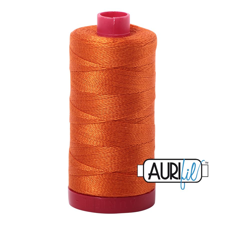 Aurifil 12wt 2235 Orange 100% puuvillalanka ompeluun, kirjontaan ja tikkaamiseen.
