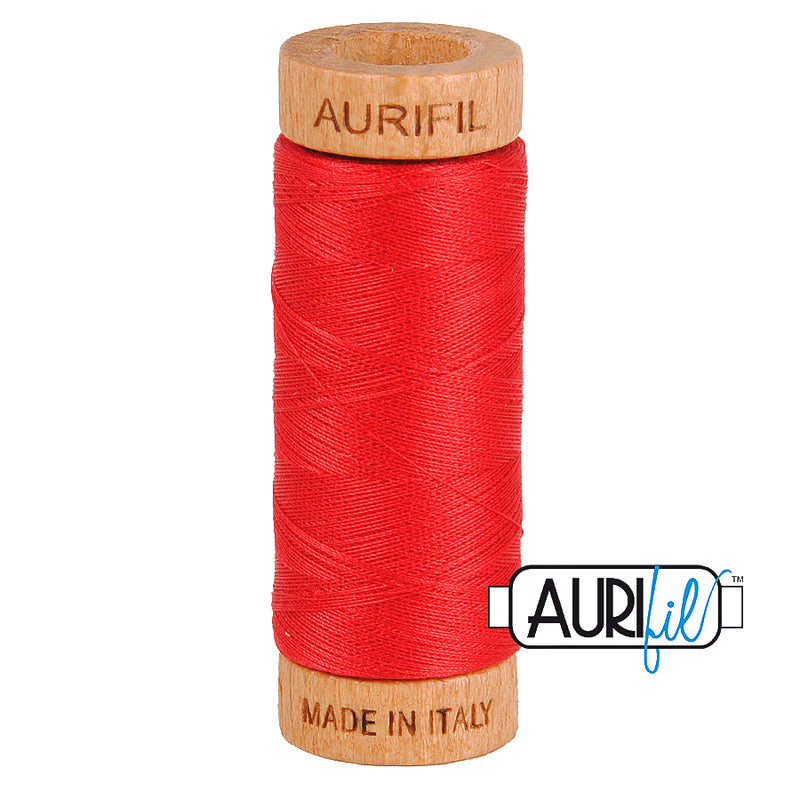 Aurifil 80wt 2250 Red – ohut puuvillalanka käsinompeluun, tilkkutöihin ja konekirjontaan, punainen . 