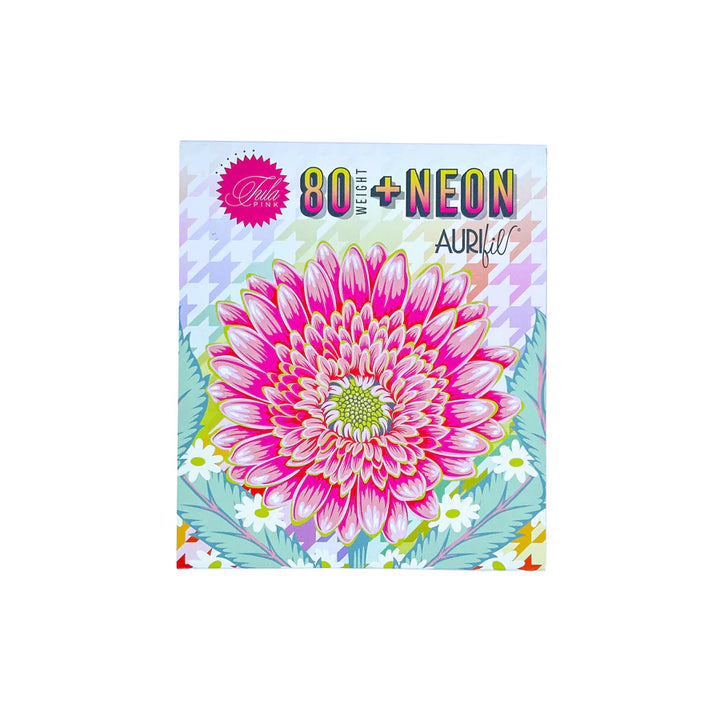 Aurifil Tula Pink Untamed 80+Neon lankapaketti, 10 pientä rullaa 80wt puuvillalankaa, 274 metriä per rulla. Sopii englannin paper piecing -tekniikkaan ja käsinompeluun.