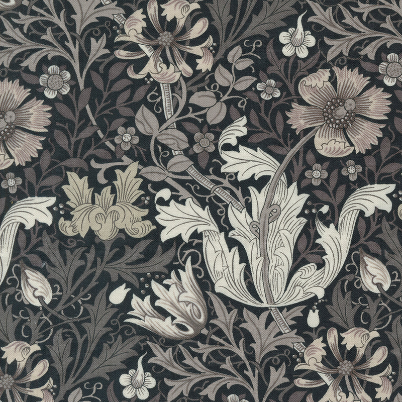 Barbara Brackmanin suunnittelema Ebony Suite -kokoelman 8383-16 Compton Ebony -puuvillakangas, jossa on Morris-tyylinen kuvio.