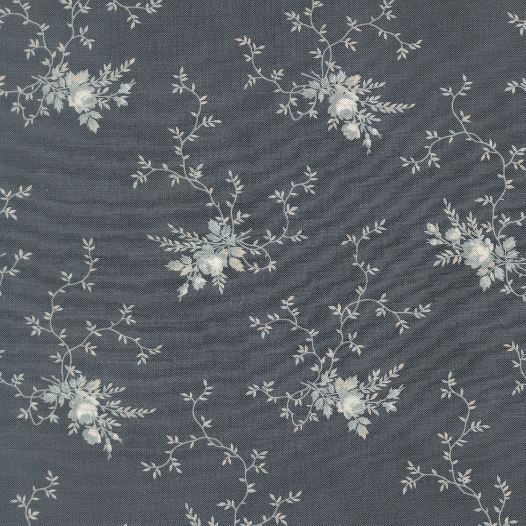 Tummanharmaa puuvillakangas hopeanharmailla ruusukimpuilla ja köynnöksillä – Breathtaking Blues Rose Garden Florals Dusk 44402-14, 3 Sisters Moda Fabrics