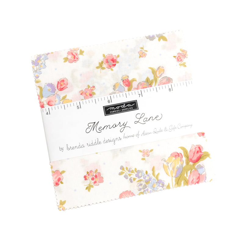 Memory Lane Charm Pack – Brenda Riddle Moda 5” esileikatut kangasneliöt