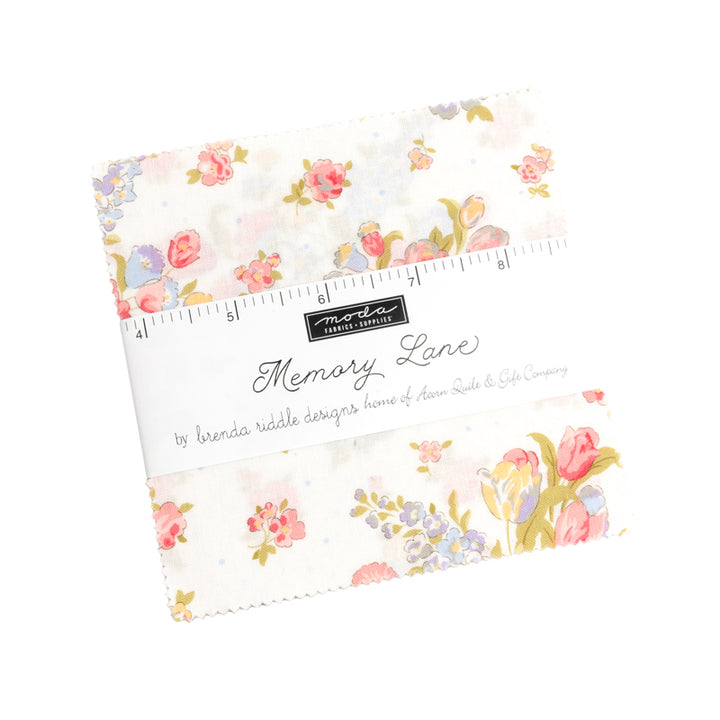 Memory Lane Charm Pack – Brenda Riddle Moda 5” esileikatut kangasneliöt